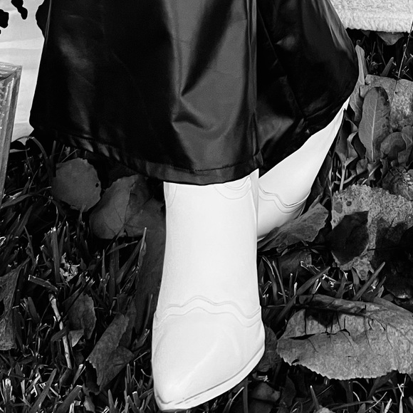 Women’s Western style boots! - Picture 3 of 3